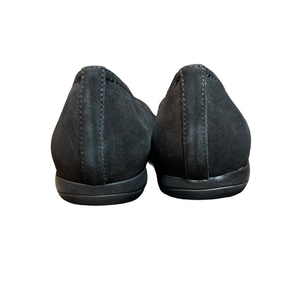 Trotters Darcey Nubuck Perforated Flats 7W - Picture 6 of 9